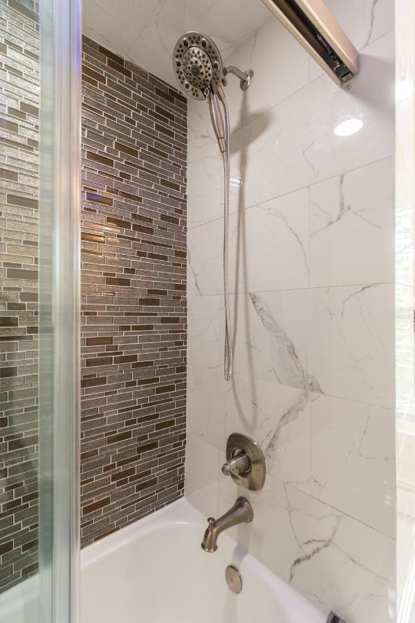 Luxurious Retreat, Parking, Restaurants, Near New Hope, 1Mile Delaware River لامبرتفيل المظهر الخارجي الصورة