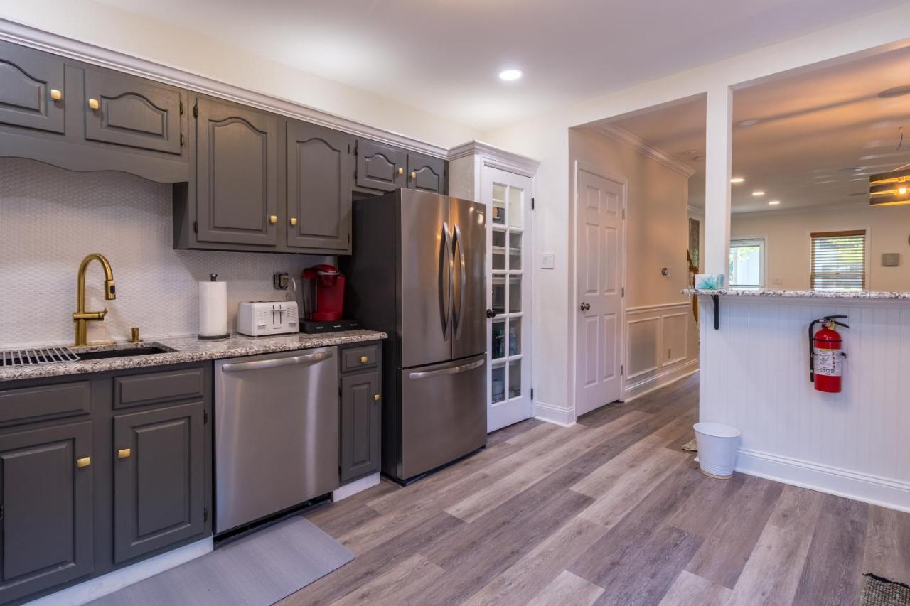 Luxurious Retreat, Parking, Restaurants, Near New Hope, 1Mile Delaware River لامبرتفيل المظهر الخارجي الصورة