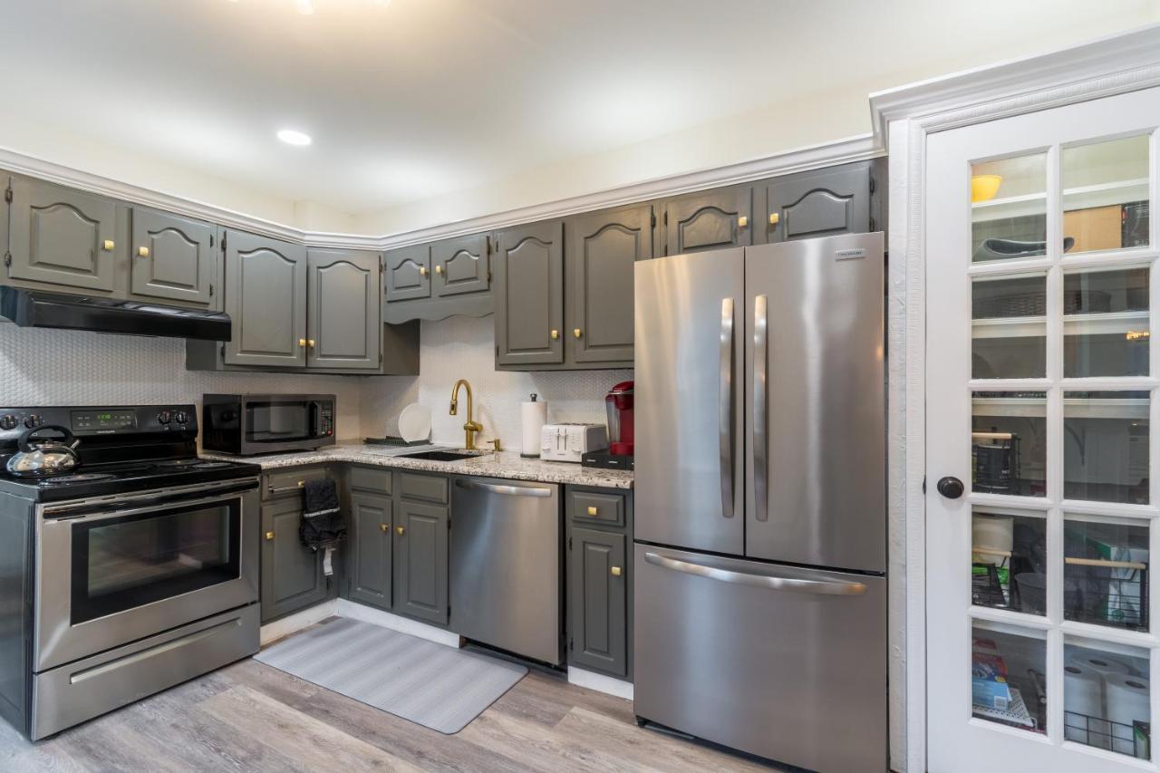 Luxurious Retreat, Parking, Restaurants, Near New Hope, 1Mile Delaware River لامبرتفيل المظهر الخارجي الصورة